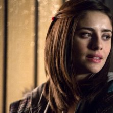 Greta Scarano in una scena della commedia sentimentale Qualche nuvola