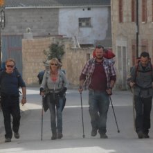 Il cammino per Santiago: gli instancabili protagonisti del film Martin Sheen, Deborah Kara Unger, James Nesbitt e Yorick van Wageningen in una scena