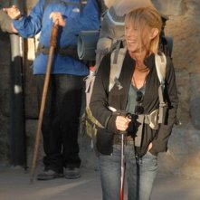 Il cammino per Santiago: Martin Sheen (dietro) e Deborah Kara Unger in una scena