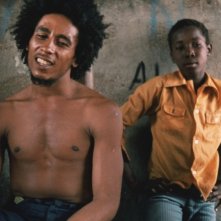 Marley: l'indimenticabile Bob Marley insieme al suo piccolo Ziggy in un'immagine del documentario di Kevin Macdonald
