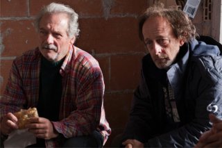 Qualche nuvola: Giorgio Colangeli e Paolo De Vita in una scena del film