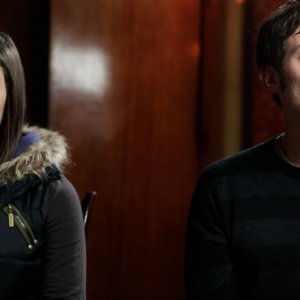 Qualche nuvola: Michele Alhaique e Greta Scarano si ignorano in una scena del film