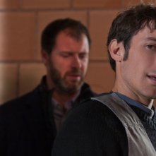 Qualche nuvola: Michele Alhaique insieme a Pietro Sermonti (fuori fuoco) in una scena del film