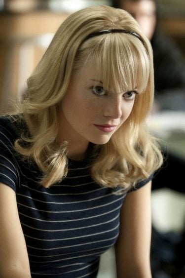 Emma Stone nei panni di Gwen Stacy in una scena di The Amazing Spider-Man