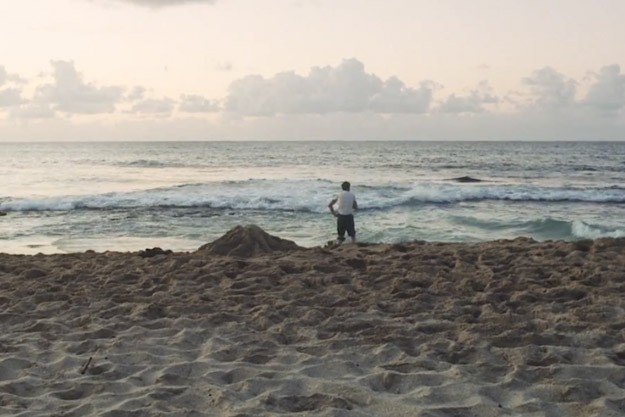 Joaquin Phoenix Su Una Spiaggia Deserta In The Master 241976