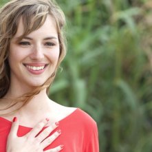 L'amore dura tre anni: la bellissima Louise Bourgoin in una scena del film