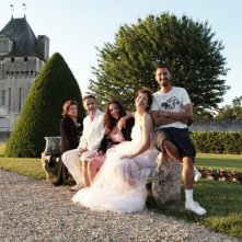 Adorabili amiche: il regista Benoît Pétré con Jane Birkin, Caroline Cellier, Thierry Lhermitt e Catherine Jacob in una foto promozionale