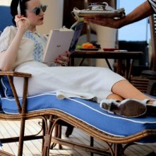 Edward e Wallis: Andrea Riseborough è un'elegantissima Wallis Simpson nel film diretto da Madonna