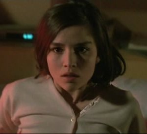 Cristina Marsillach è Betty, la protagonista del film Opera (1987)