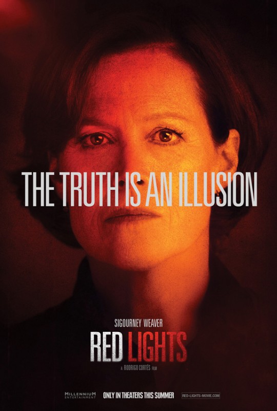 Il Character Poster Di Sigourney Weaver In Red Lights 242406