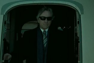 Trailer - Red Lights