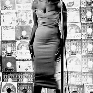 Miriam Makeba in una bellissima immagine tratta dal documentario Mama Africa