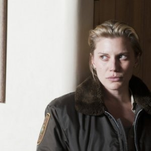 Longmire: Katee Sackhoff in una scena dell'episodio A Damn Shame