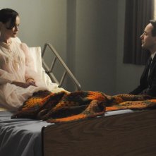 Alexis Bledel e Vincent Kartheiser nell'episodio The Phantom della quinta stagione di Mad Men