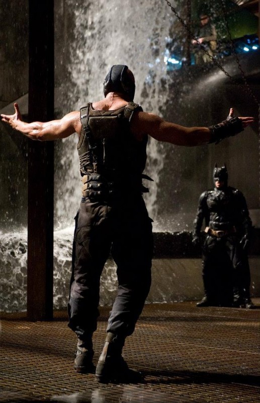 Il Cavaliere Oscuro Il Ritorno Tom Hardy E Christian Bale Si Affrontano In Una Scena 243215