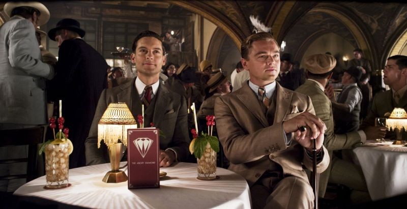 Tobey Maguire e Leonardo DiCaprio in una scena di The Great Gatsby