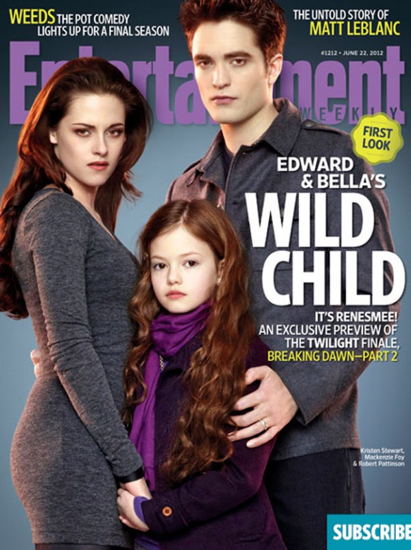 La Famiglia Cullen Al Completo Robert Pattinson Kristen Stewart E La Loro Figlioletta Mackenzie Foy  243350