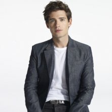 Pretty Little Liars: Julian Morris in una foto promozionale della stagione 3