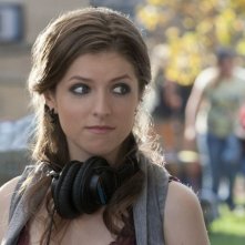 Un primo piano di Anna Kendrick in Pitch Perfect