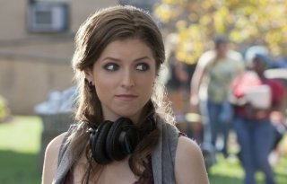 Un primo piano di Anna Kendrick in Pitch Perfect