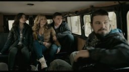 Clip Esclusiva - Chernobyl Diaries - La mutazione