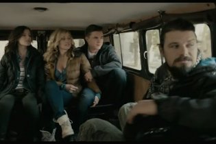Clip Esclusiva - Chernobyl Diaries - La mutazione