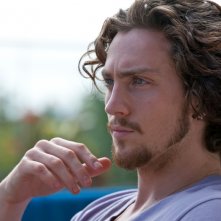 Le belve: Aaron Johnson in una delle prime immagini del nuovo film di Oliver Stone