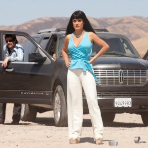 Le belve: Salma Hayek in un'immagine del film insieme a Benicio Del Toro