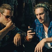 Le belve: Taylor Kitsch e Aaron Johnson in una scena del film
