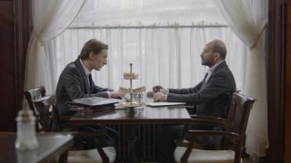 Sebastiano Filocamo in una sequenza 'Tutti i rumori del mare' (2012) con Benn Northover
