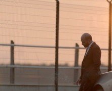 Sebastiano Filocamo in una sequenza 'Tutti i rumori del mare' di Federico Brugia