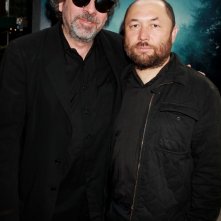 La leggenda del cacciatore di vampiri: il regista Timur Bekmambetov insieme a Tim Burton (produttore) a New York City per la premiere mondiale