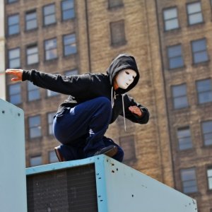 Freerunner - Corri o Muori: uno dei free runners mascherati del film