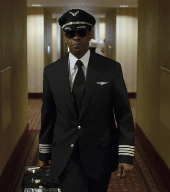 Flight Il Protagonista Del Thriller Denzel Washington In Una Scena Del Film Diretto Da Robert Zemeck 244045