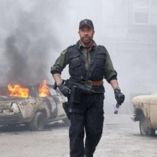 I mercenari 2: Chuck Norris nei panni di Booker in una scena del film