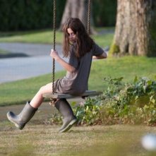 The Possession: Natasha Calis in una scena dell'horror