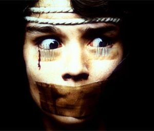 Christina Marsillach in una celebre sequenza di Opera