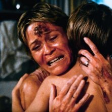 Dee Wallace in Cujo insieme a Danny Pintauro (di spalle)