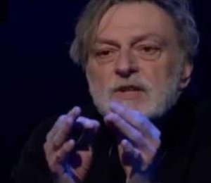 Gino Strada durante un intervento a Servizio Pubblico
