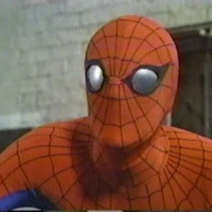 L'uomo ragno: Nicholas Hammond nei panni di Spider-Man in una scena della serie