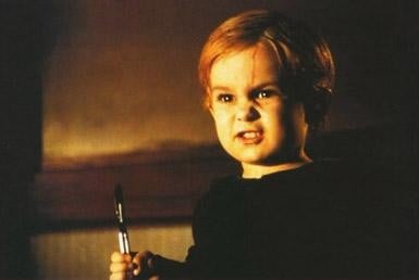 Miko Hughes è Gage Creed in Cimitero Vivente.