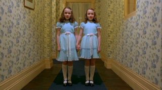 Shining: la terrificante apparizione delle gemelle Grady