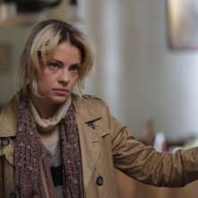 El Campo: un'espressione accigliata di Dolores Fonzi tratta dal film