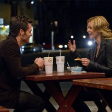 Chris Pine ed Elizabeth Banks in People Like Us