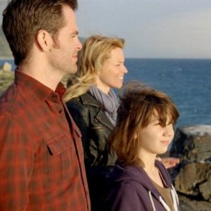 Chris Pine, Michael Hall D'Addario ed Elizabeth Banks in People Like Us