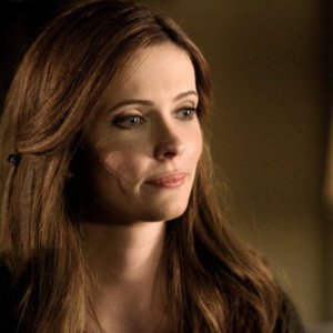 Grimm: Bitsie Tulloch nell'episodio Beeware