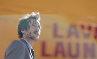 Wrong: una scena del film francese