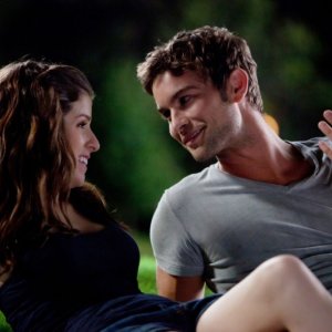Che cosa aspettarsi quando si aspetta: Anna Kendrick insieme a Chace Crawford in una scena del film