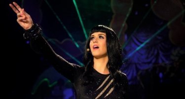 Katy Perry: Part of Me - Katy durante una performance live