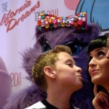 Katy Perry: Part of Me - Katy insieme a due bambini